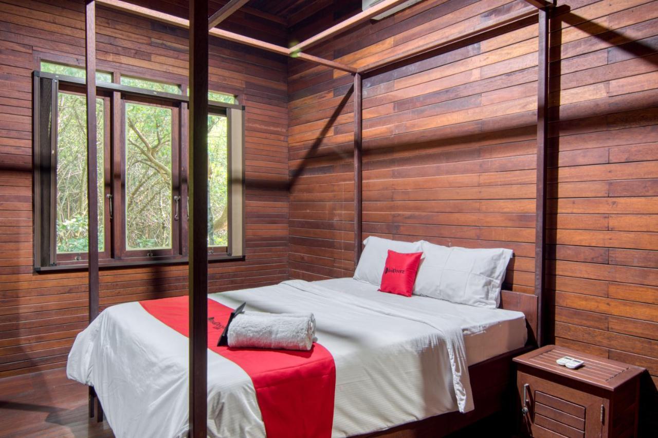 Reddoorz Resort @ Taman Wisata Mangrove Giacarta Esterno foto