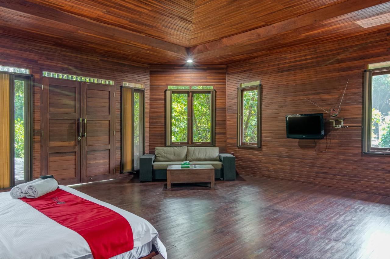Reddoorz Resort @ Taman Wisata Mangrove Giacarta Esterno foto