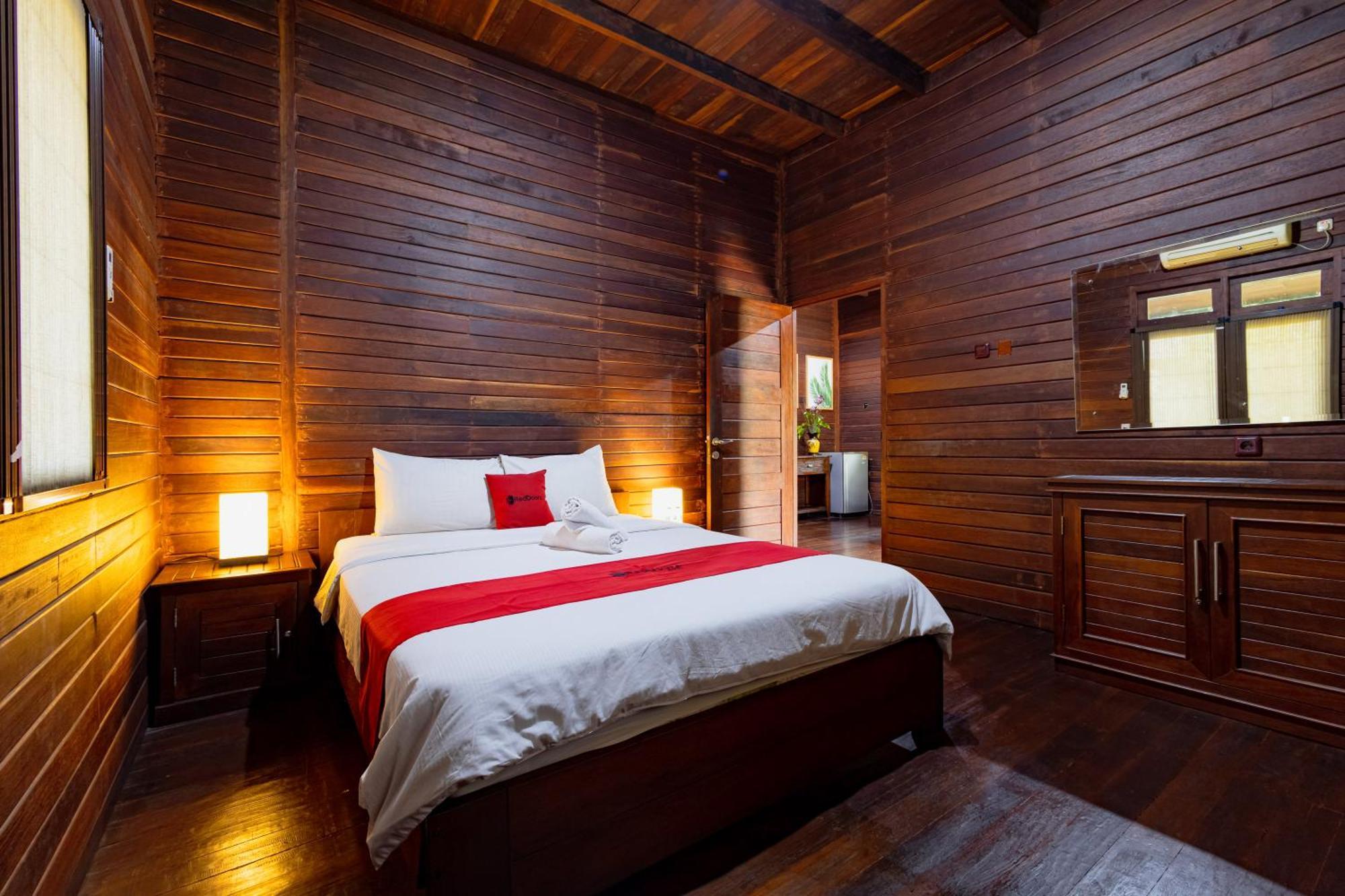 Reddoorz Resort @ Taman Wisata Mangrove Giacarta Esterno foto