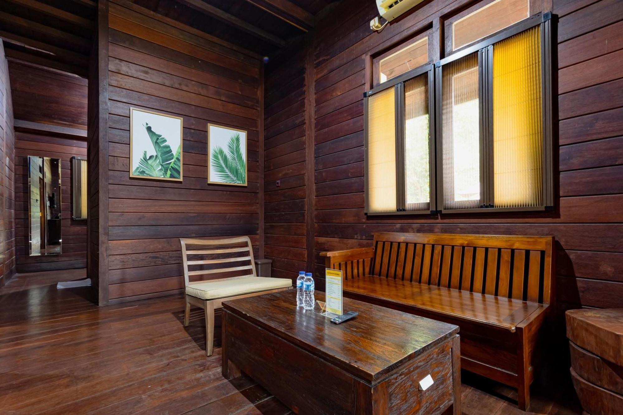 Reddoorz Resort @ Taman Wisata Mangrove Giacarta Esterno foto