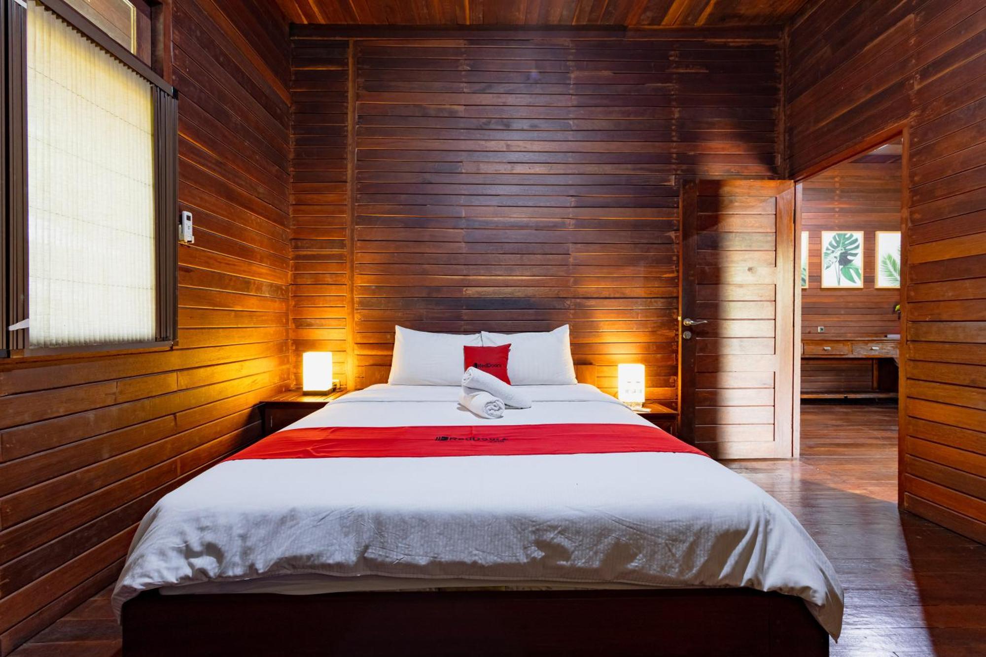 Reddoorz Resort @ Taman Wisata Mangrove Giacarta Esterno foto