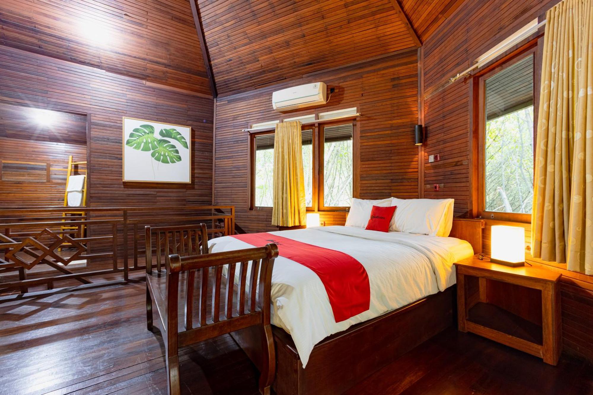 Reddoorz Resort @ Taman Wisata Mangrove Giacarta Esterno foto