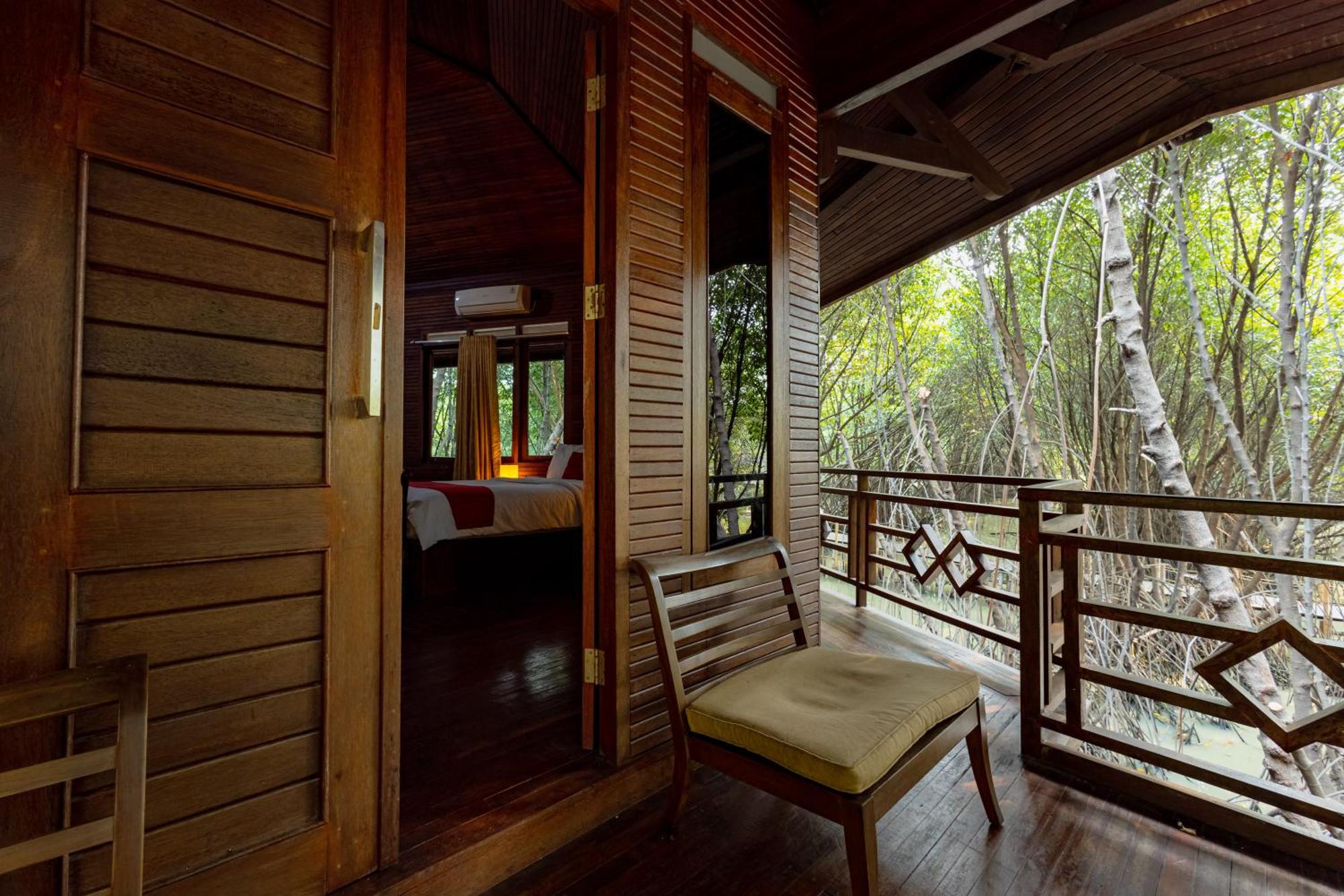 Reddoorz Resort @ Taman Wisata Mangrove Giacarta Esterno foto